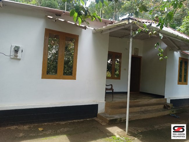 Land with house for sale in Ramakkalmedu, Idukki