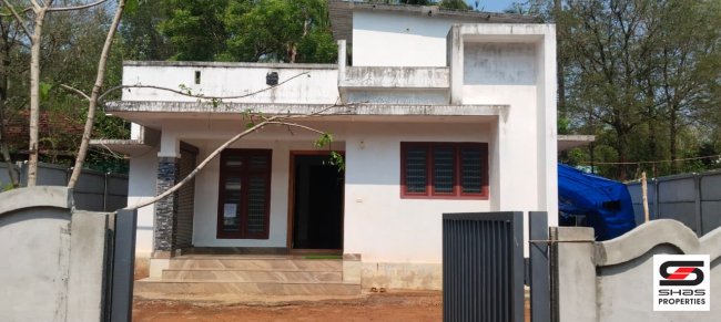 House for Sale in Old Lakkidi, Palakkad 