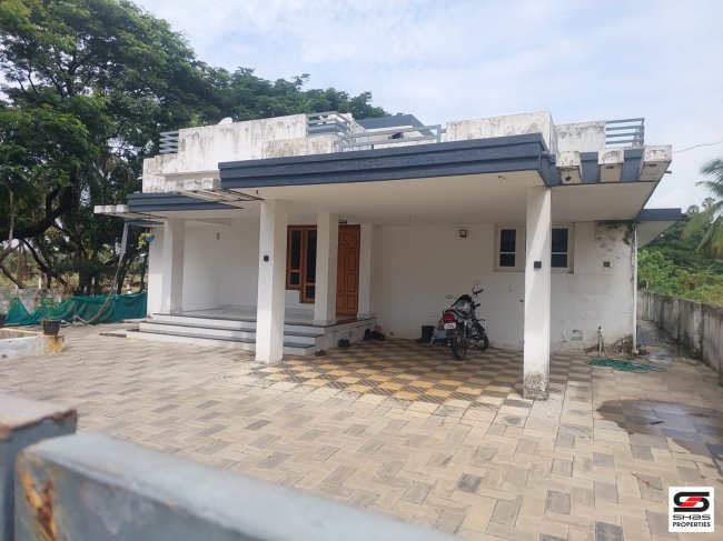 House for Sale in Puthuppariyaram, Palakkad