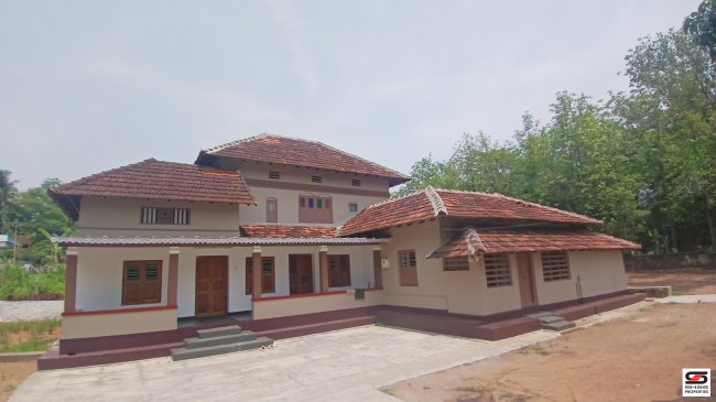 Traditional House for Sale in Vaniyamkulam, Palakkad