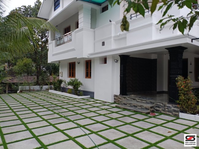 4 BHK House for Sale in Vadakkanchery, Palakkad