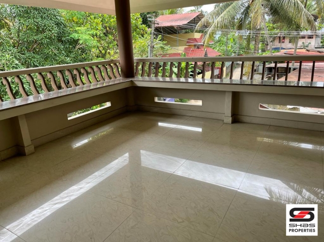  4 BHK House for sale near Petta , Ernakulam