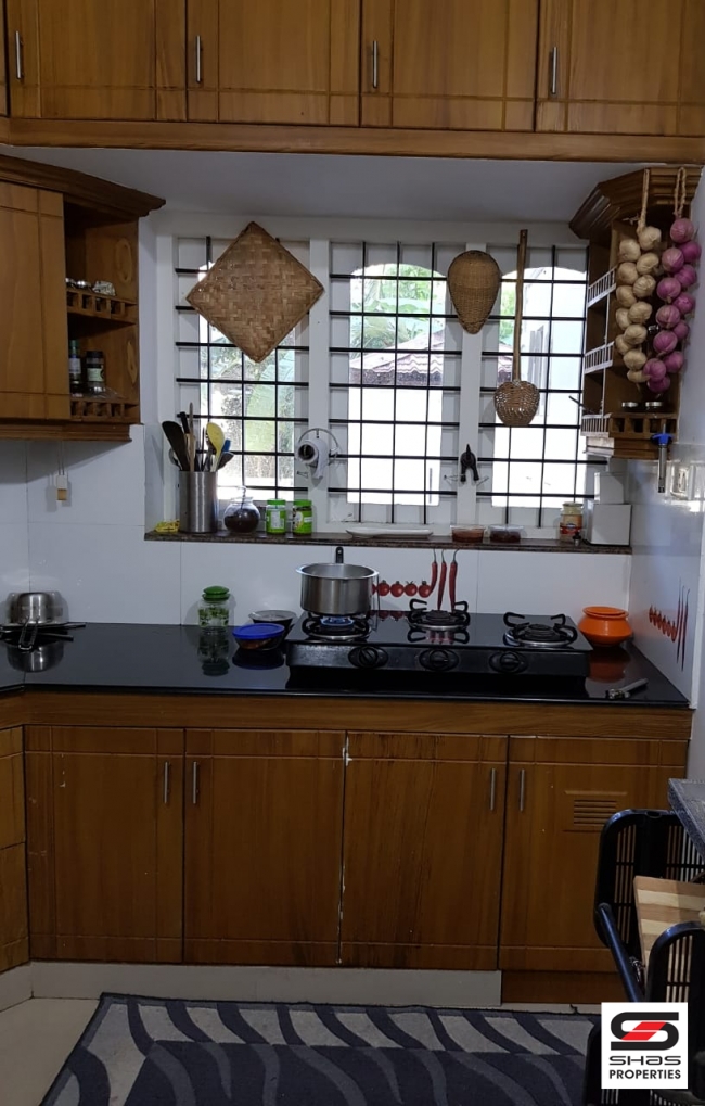 4 BHK house for sale in Eroor, Kochi