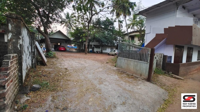 Land with house and godown for sale at Thalikkavu, Kannur