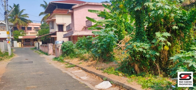 10 Cent house plot for sale in Koppam, Palakkad