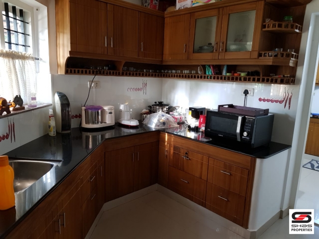 4 BHK house for sale in Eroor, Kochi