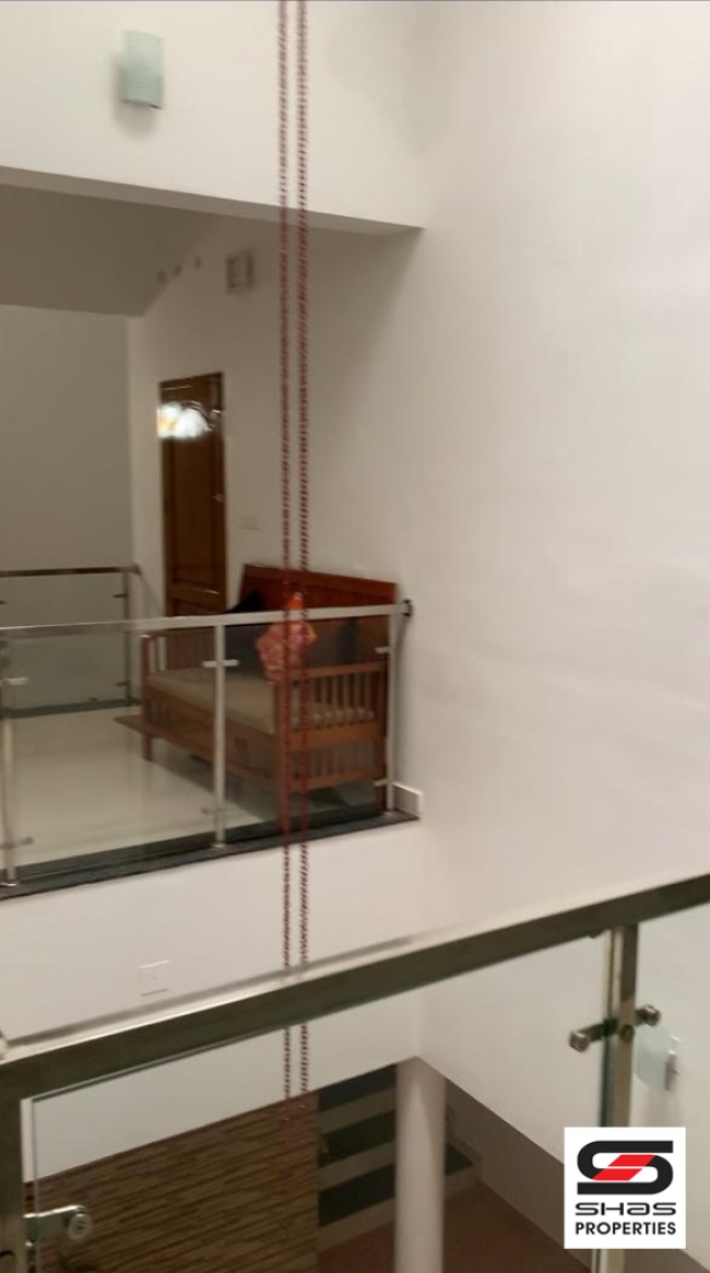 Nalukettu house for sale in Arpookara, Kottayam