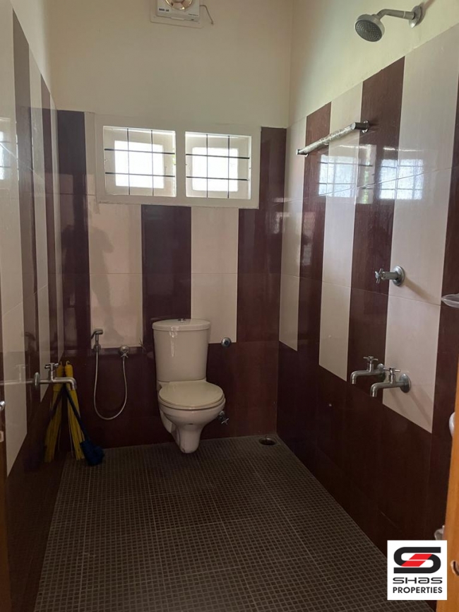  4 BHK House for sale near Petta , Ernakulam