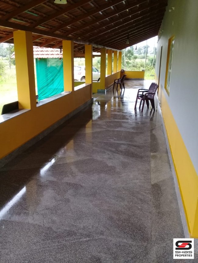 6 Acres Farmland with house for Sale Coorg Mysore Border