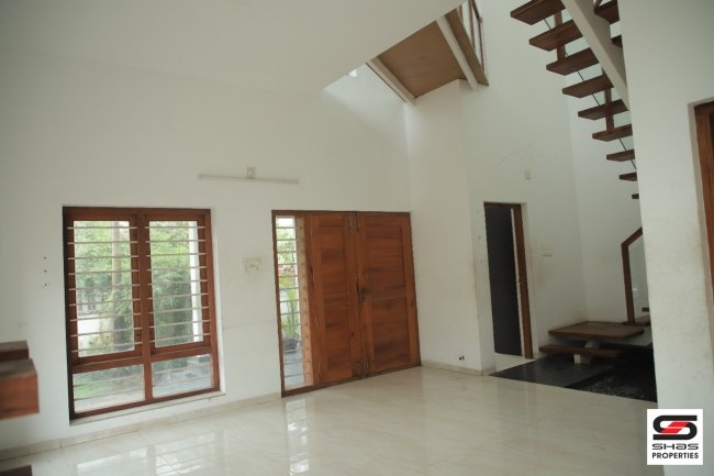4 BHK House for sale at Kottekkad, Thrissur