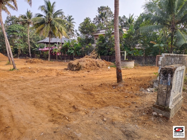 House plots for sale at Irinjalakuda, Thrissur