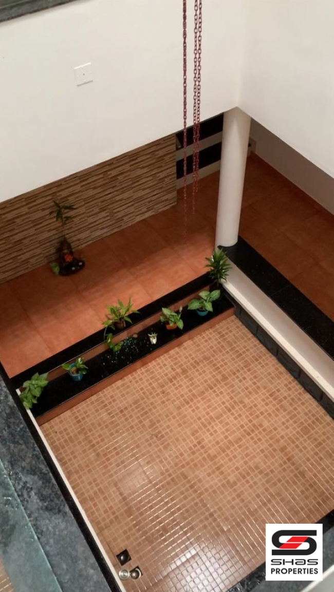 Nalukettu house for sale in Arpookara, Kottayam