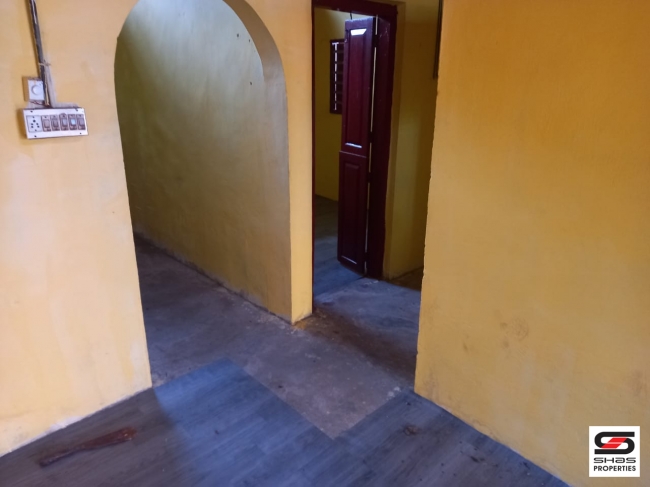 Plot with a house for sale at Thattamala, Kollam