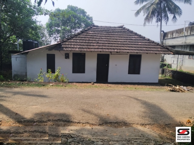 House plot with small house for sale at Kothamangalam, Ernakulam