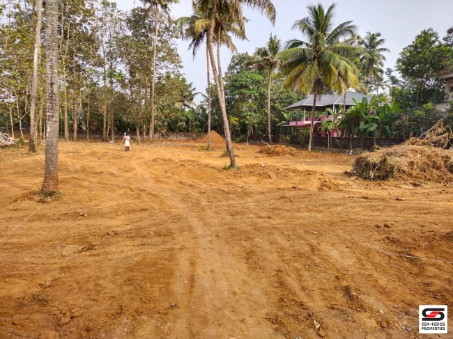 House plots for sale at Irinjalakuda, Thrissur