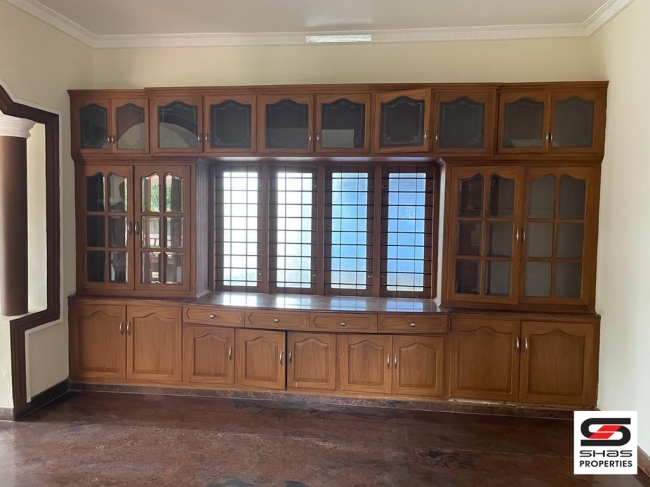  4 BHK House for sale near Petta , Ernakulam