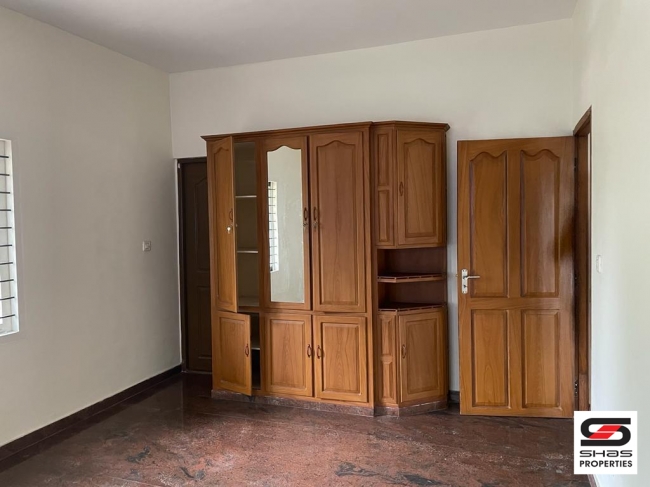  4 BHK House for sale near Petta , Ernakulam