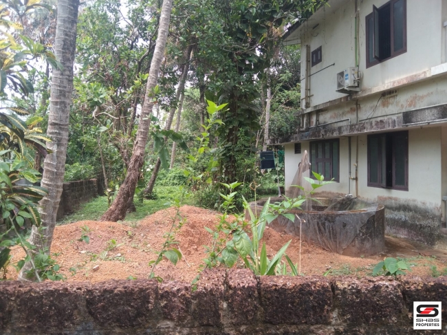 House plot with a house for sale at Mele chovva, Kannur