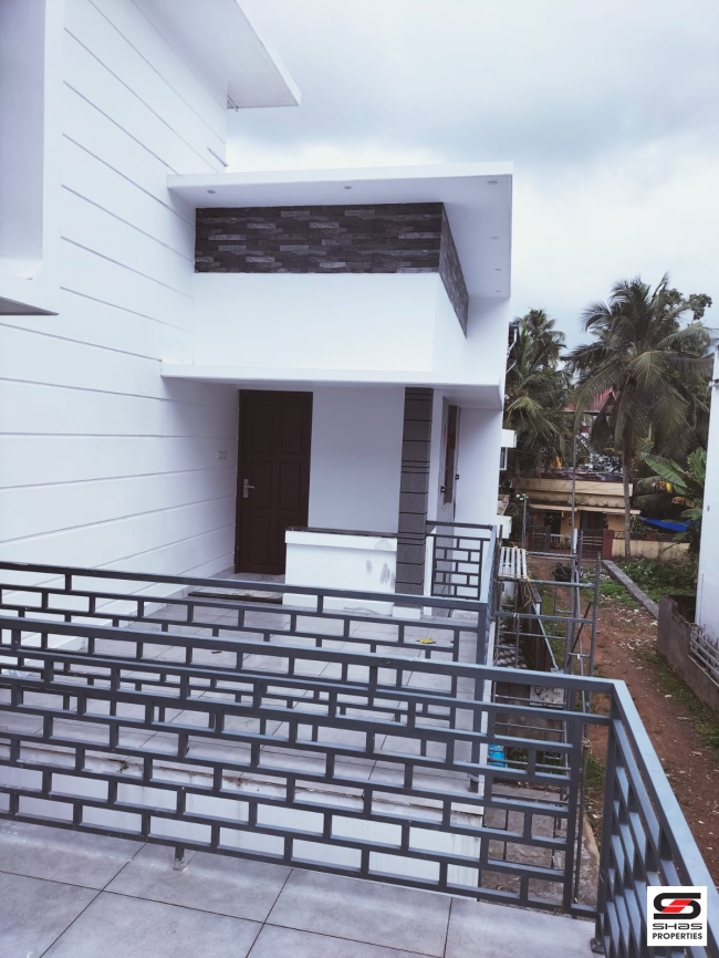  3 BHK House for sale at Maradu, Ernakulam