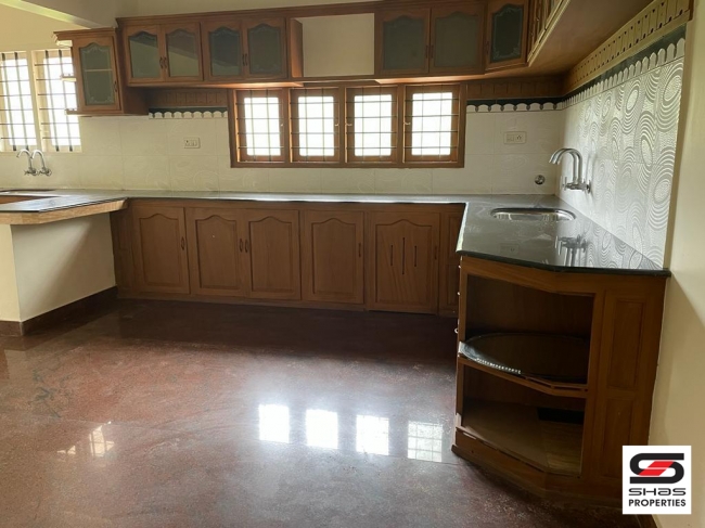  4 BHK House for sale near Petta , Ernakulam