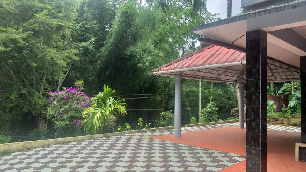 Buy 4 BHK 30 cent house for sale Ooty NH