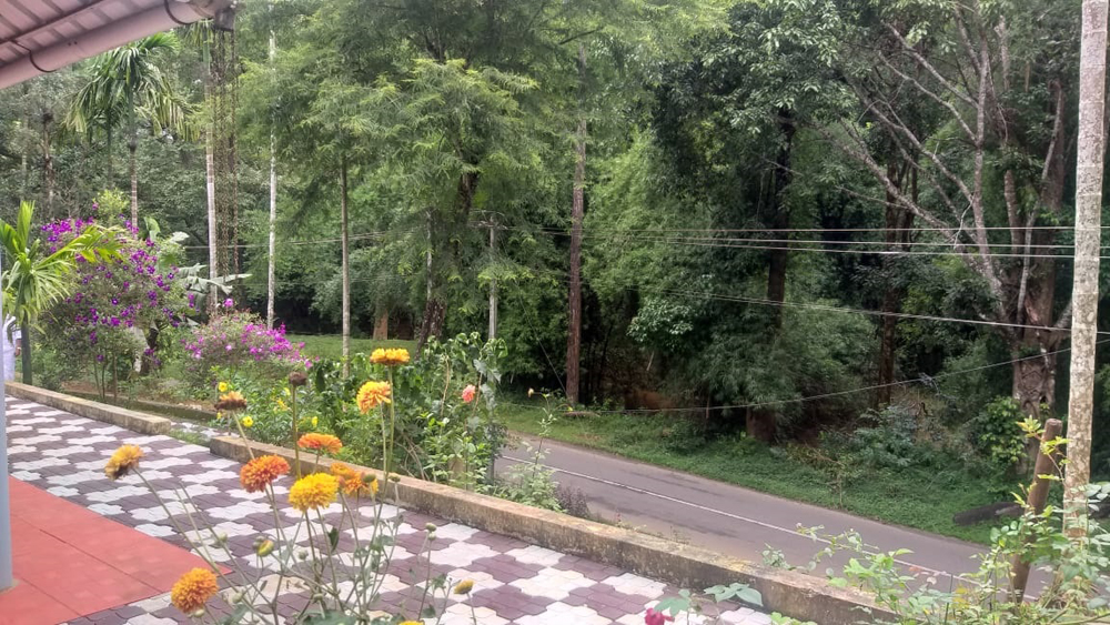 Buy 4 BHK 30 cent house for sale Ooty NH