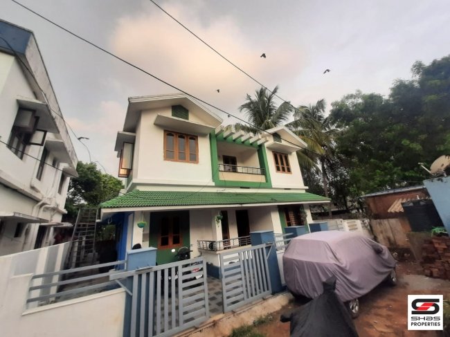 5 BHK house for sale in Kodunthirapully, Palakkad