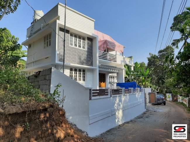 4 BHK house for sale in Chottanikkara, Kochi