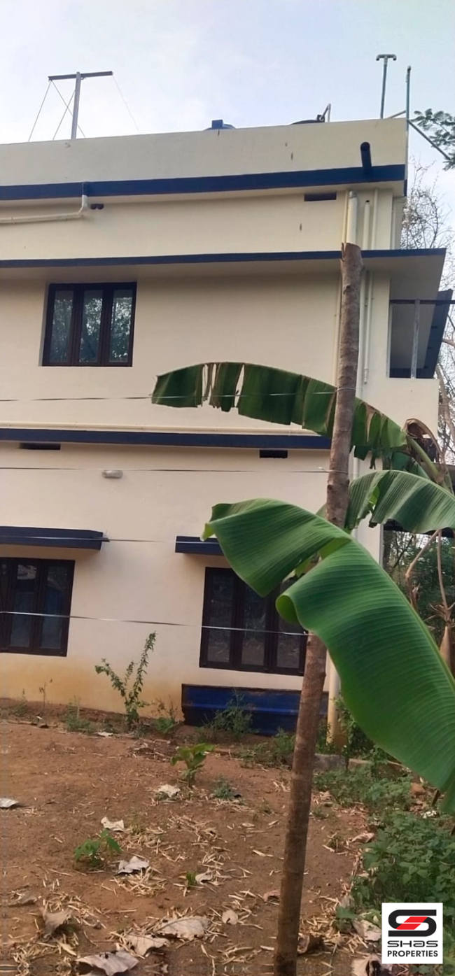 4 BHK house for sale in Mathur, Palakkad