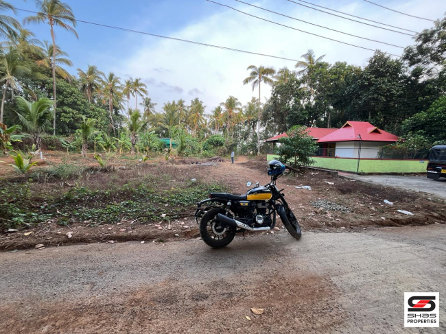 Plot or parambu for sale in Kariyannur, Thrissur