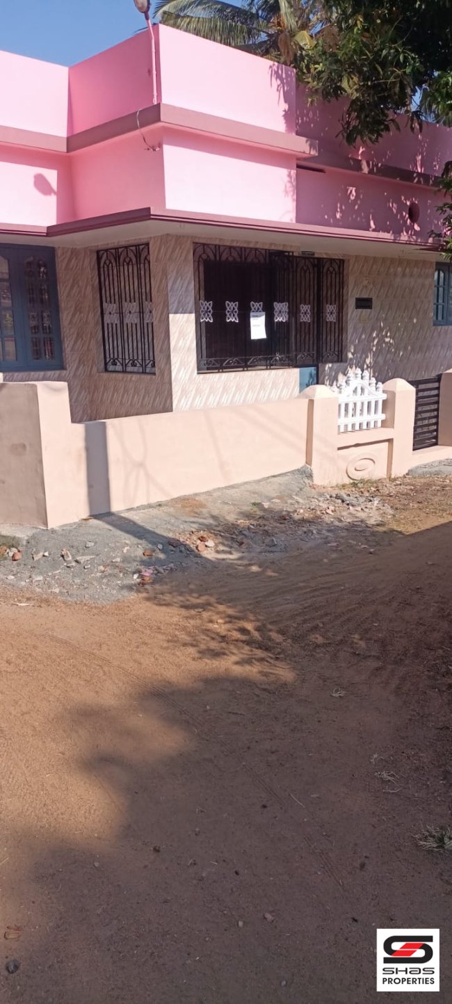 2 BHK house in Akathethara, Palakkad for sale 