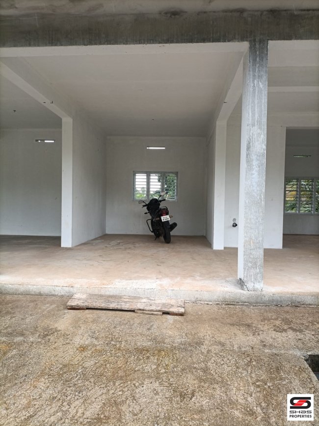 Commercial building for sale in Aluva, Ernakulam