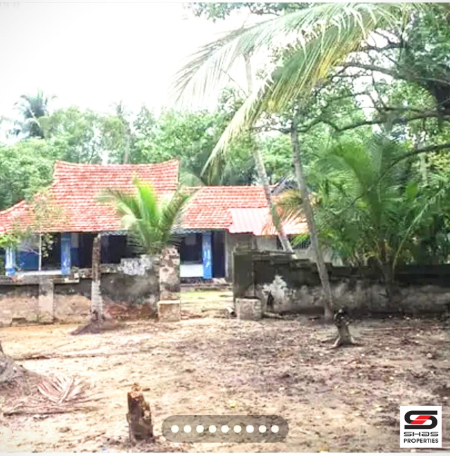 Resort land with old house for sale in Kumbalangi, Kochi