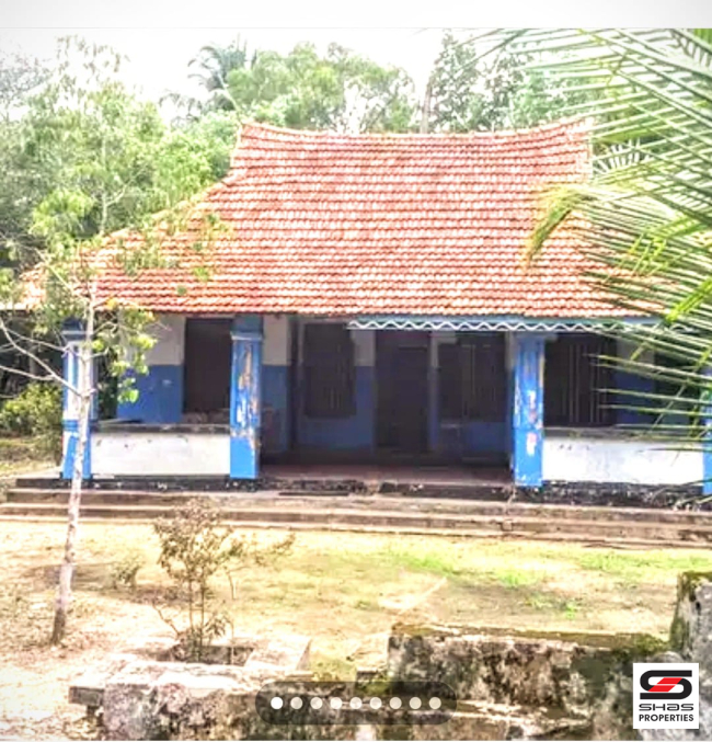 Resort land with old house for sale in Kumbalangi, Kochi