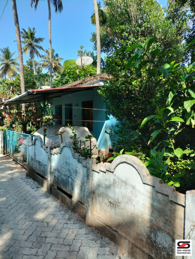 Land with house for sale in Vadookkara, Thrissur