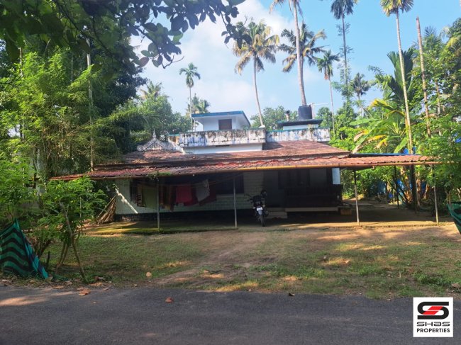 2 BHK house for sale in Kodungallur, Thrissur