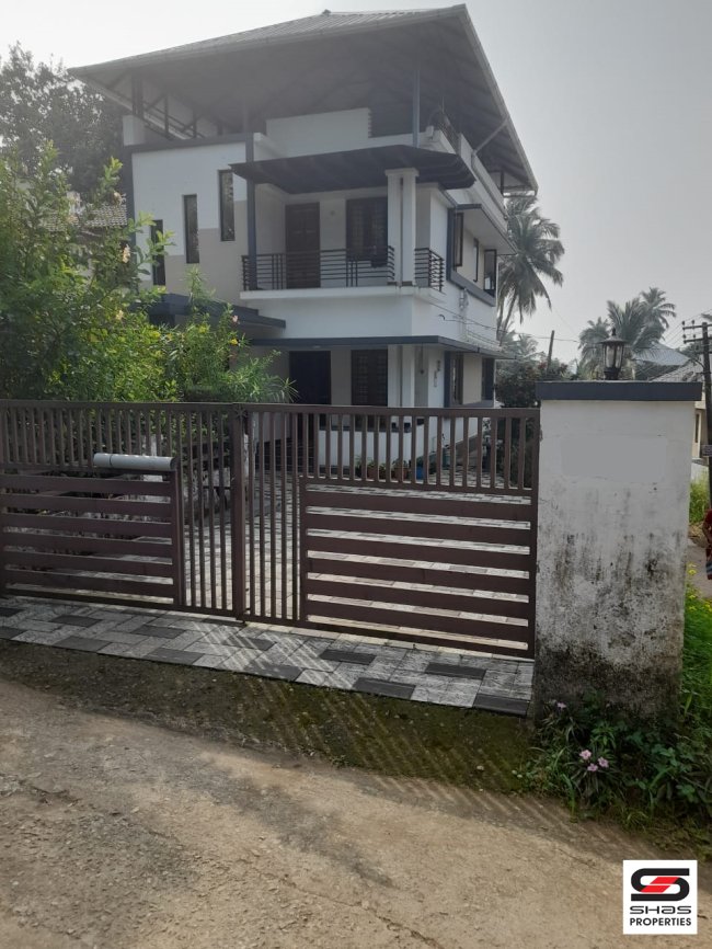 3 BHK house for sale in Puthuppariyaram, Palakkad