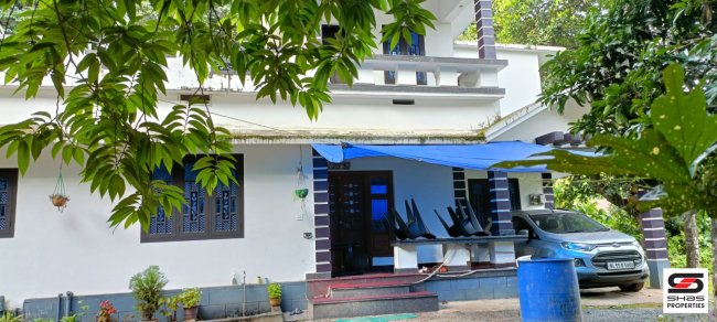 Land with 3 BHK house for sale in Perinthalmanna, Malappuram