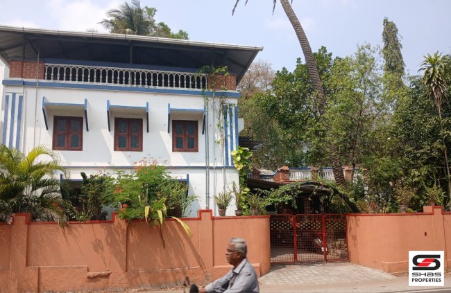 Land with old house for sale in Chittur, Palakkad