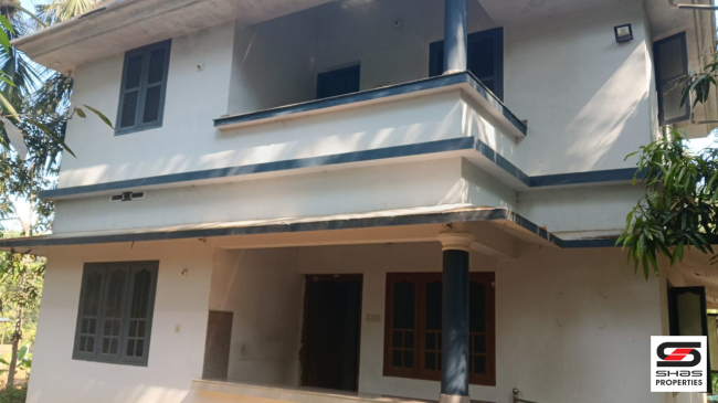 Land with house for sale in Cherpulassery, Palakkad