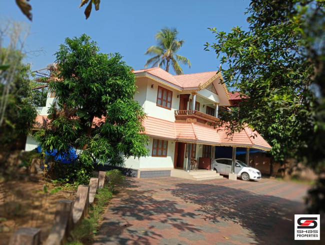 4 BHK house for sale in Palakkal, Thrissur