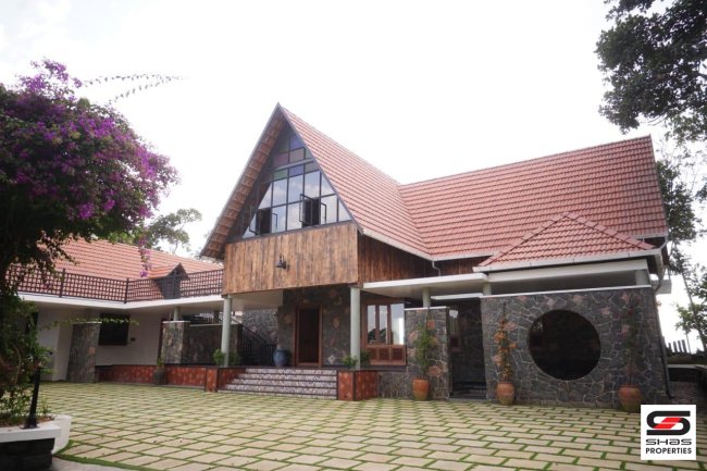 Luxurious bungalow for sale in Kattappana, Idukki