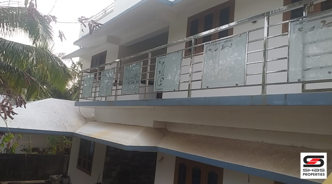 4 BHK house for sale at Muttikulangara, Palakkad