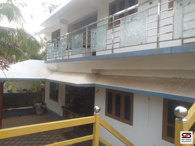 4 BHK house for sale at Muttikulangara, Palakkad