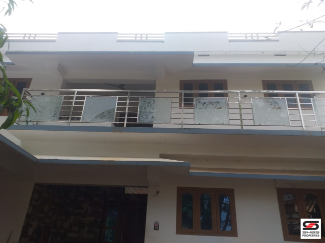 4 BHK house for sale at Muttikulangara, Palakkad
