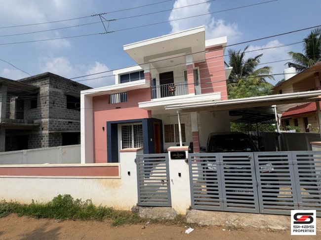 2 BHK house for sale in Pirayiri, Palakkad