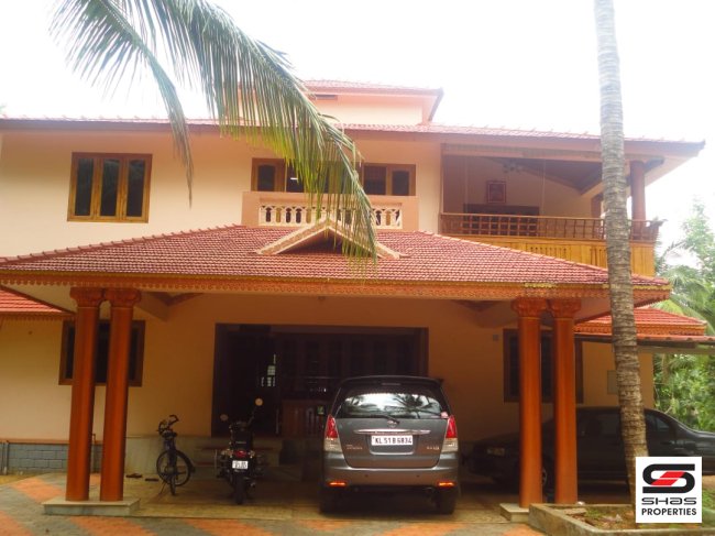 7 BHK house for sale in Mannarkkad, Palakkad