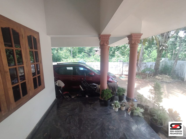 4 BHK house for sale in Sreekrishnapuram, Palakkad