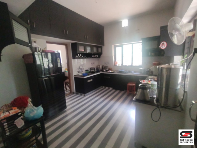 4 BHK house for sale in Sreekrishnapuram, Palakkad