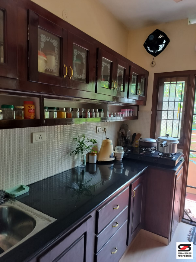 Furnished 4 BHK house for sale near Vyttila, Kochi